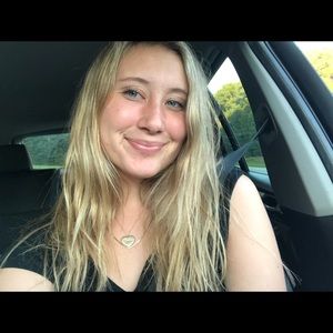 Meet your Posher, Isabelle